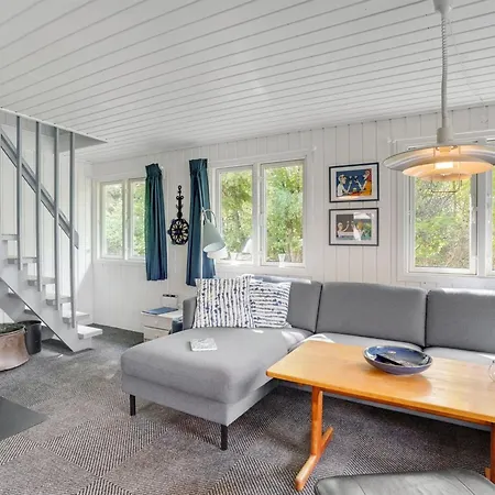 Ilsebeth - 1km From The Sea By Interhome